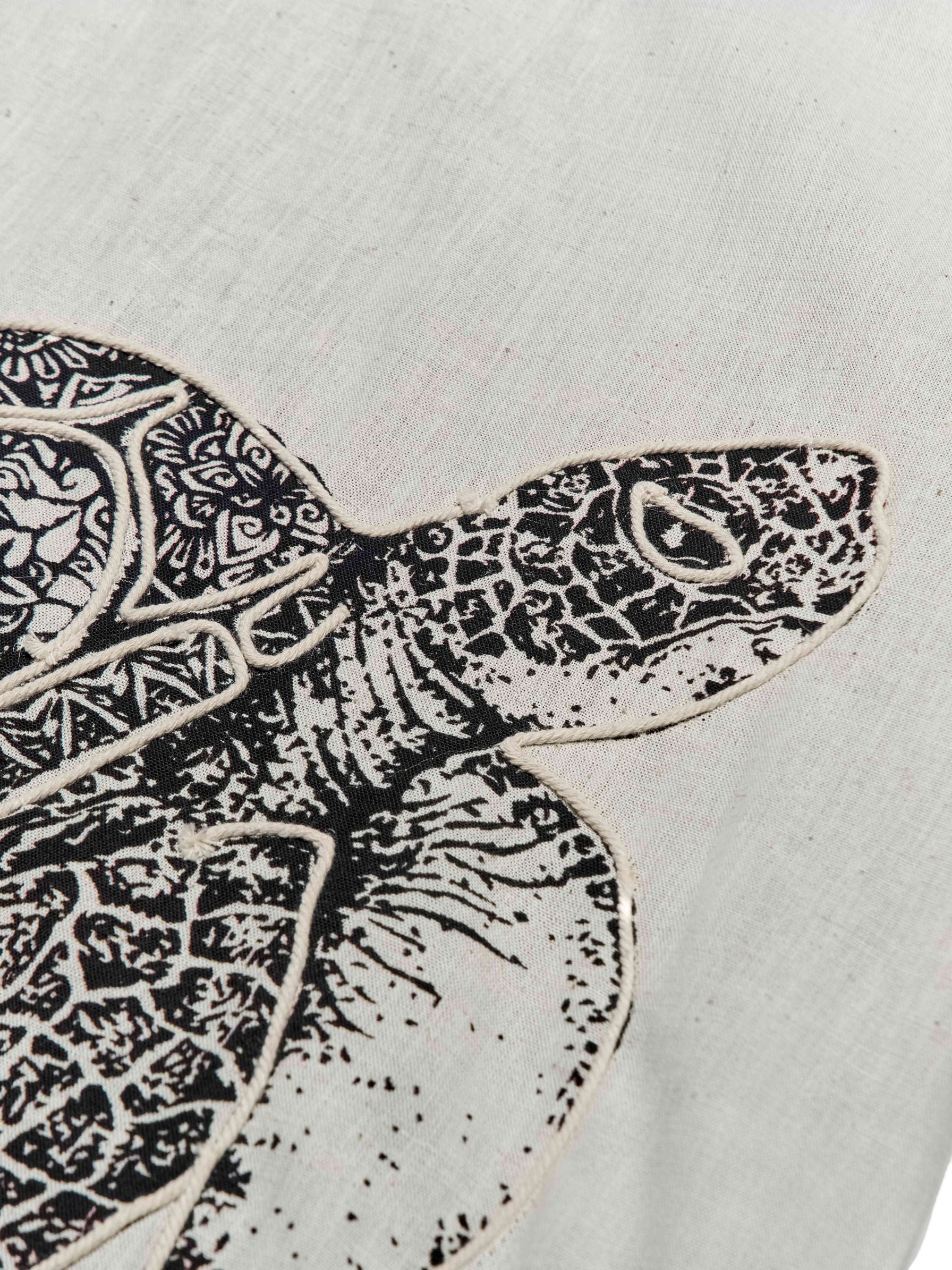 T&3s Graphic T-Shirt – Handcrafted String Embroidery - Turtle