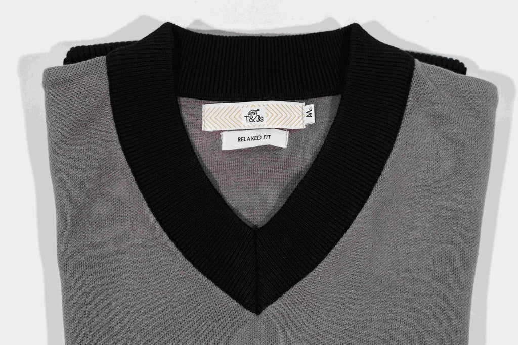 T&3s Monarch Knit V-Neck Cotton Sweater - Carbon Gray