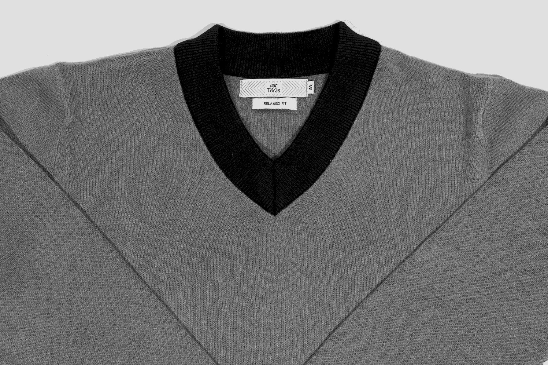 T&3s Monarch Knit V-Neck Cotton Sweater - Carbon Gray