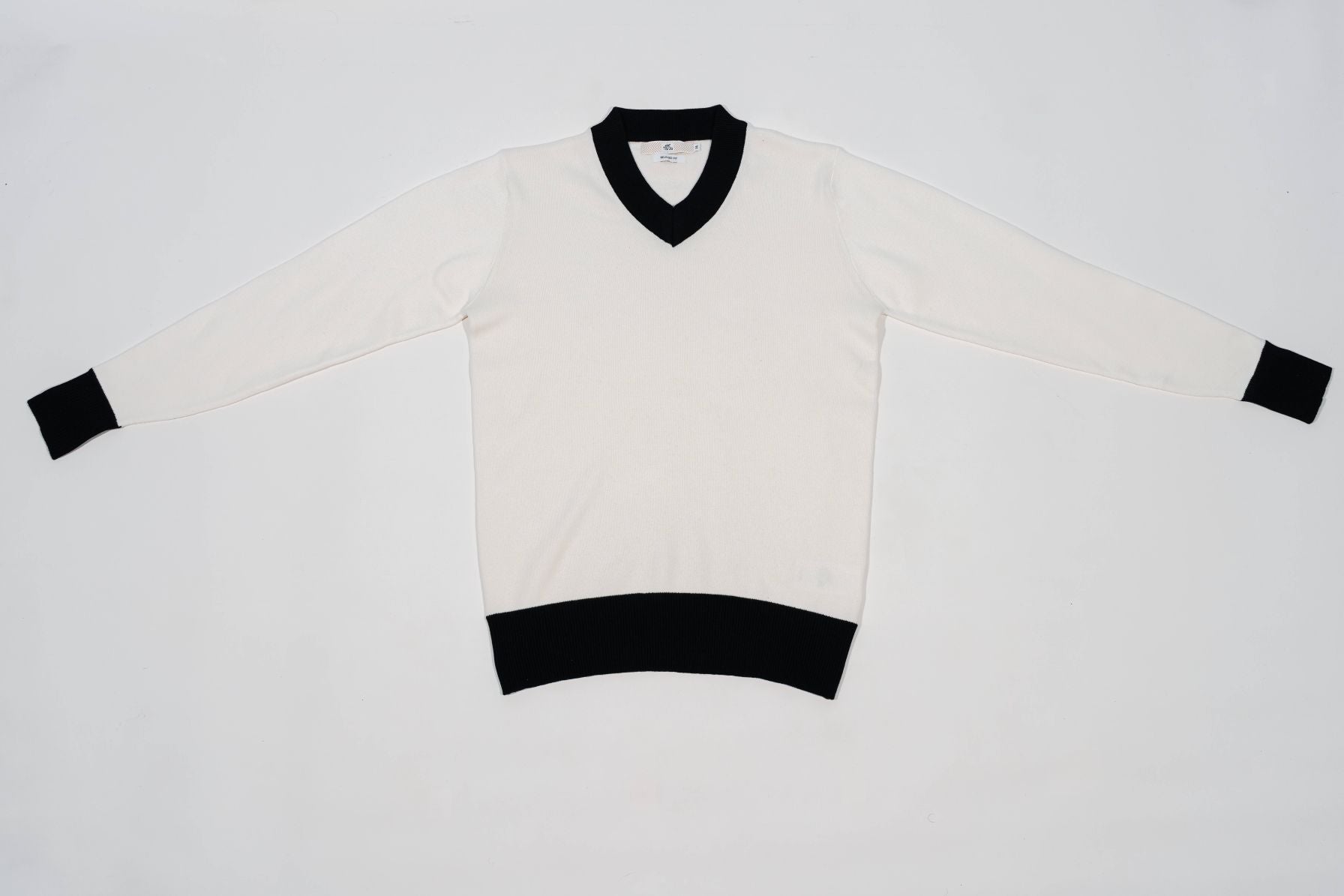 T&3s Monarch Knit V-Neck Cotton Sweater - White