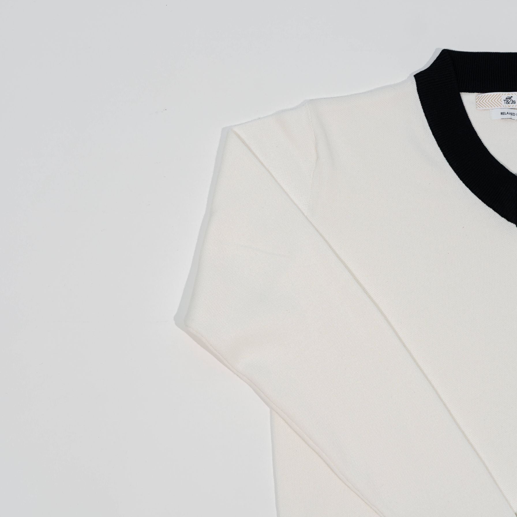T&3s Monarch Knit V-Neck Cotton Sweater - White